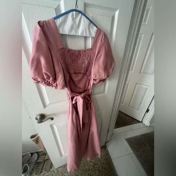 Astr the Label Puff Sleeve cut out dress - Picture 2 of 4